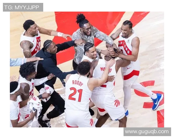 猛龙与凯尔特人激战正酣球迷热情高涨场馆气氛火爆