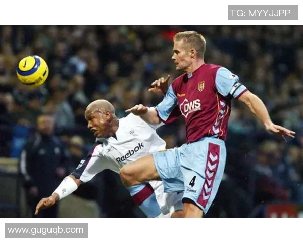 阿斯顿维拉队与博尔顿的激烈对决展现足球魅力与团队精神